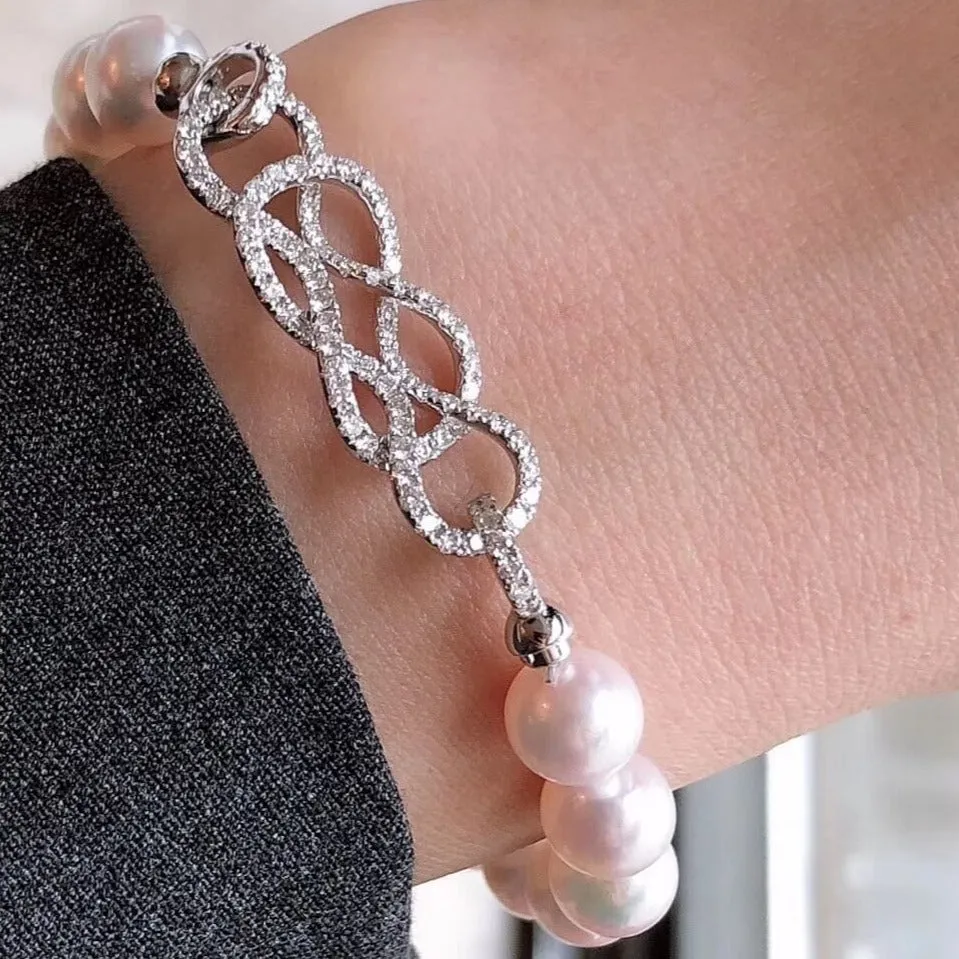 7.5-8.0 mm Near Gem White Akoya Pearl Bracelet & Diamond in 18K Gold Clasp