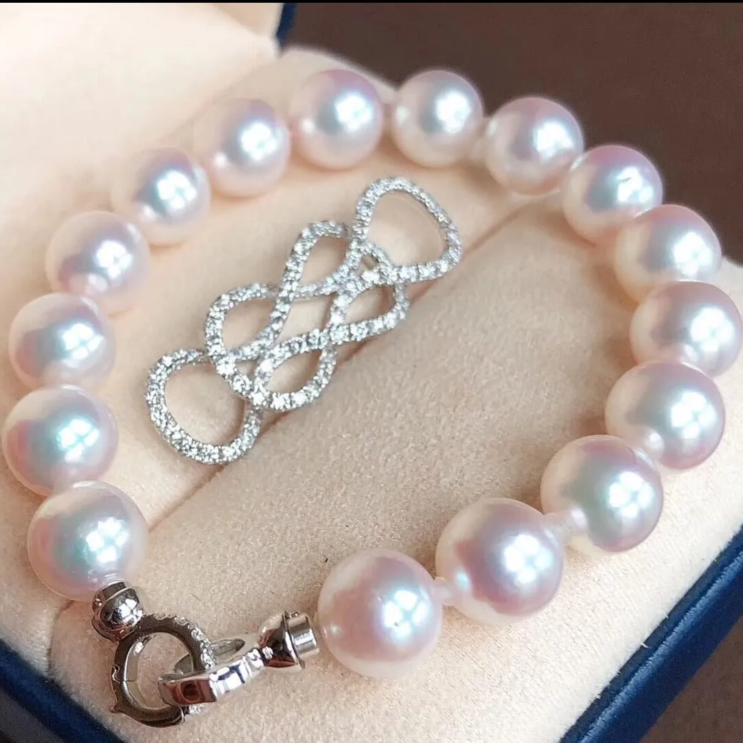 7.5-8.0 mm Near Gem White Akoya Pearl Bracelet & Diamond in 18K Gold Clasp