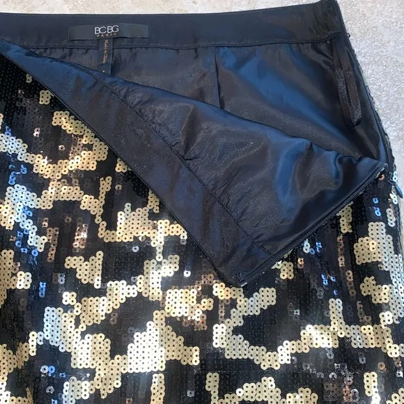 BCBGMaxAzria sequined leopard skirt, leopard print black/gold, zip. 4 EUC