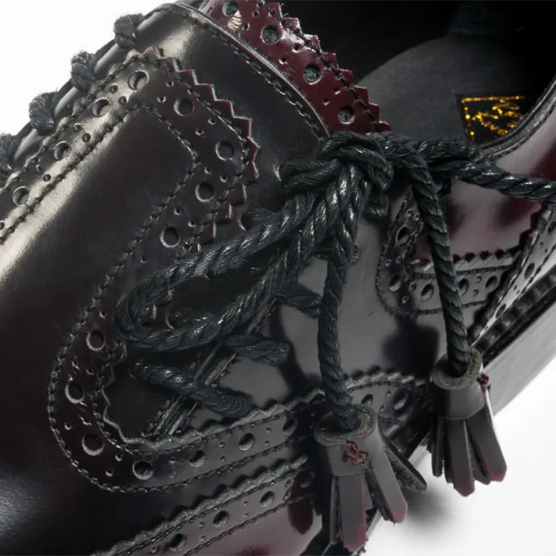 Carved Retro Style Derby Shoes Lace-up Leather Shoes