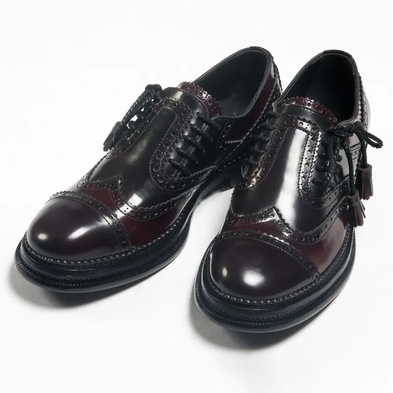 Carved Retro Style Derby Shoes Lace-up Leather Shoes