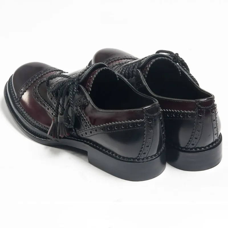 Carved Retro Style Derby Shoes Lace-up Leather Shoes