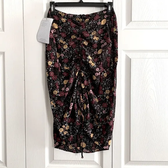 REVOLVE Tularosa Trina Skirt in Huntington Floral Size S