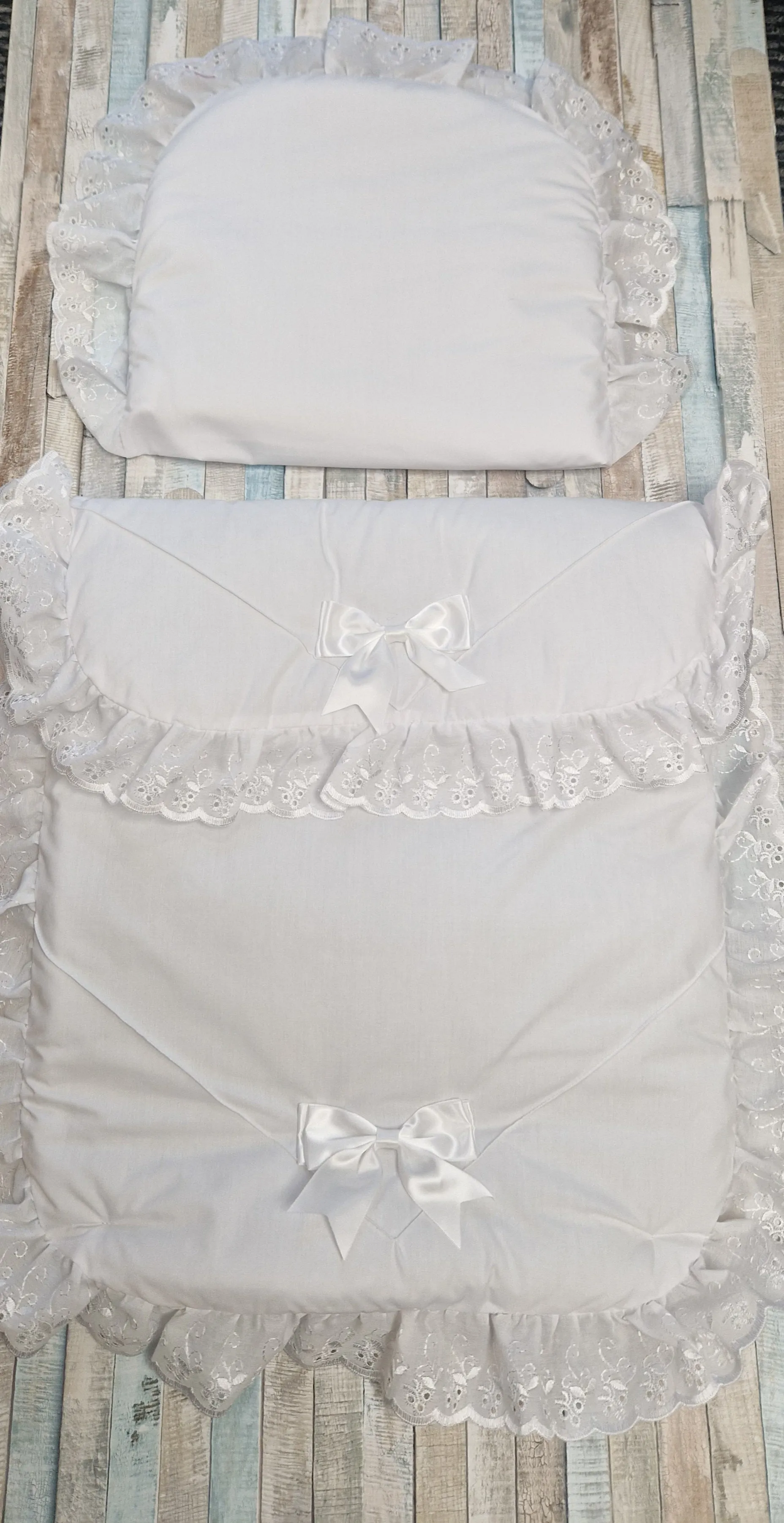 Unisex Baby White Broderie Anglaise Lace 2 Satin Bow Pram Set